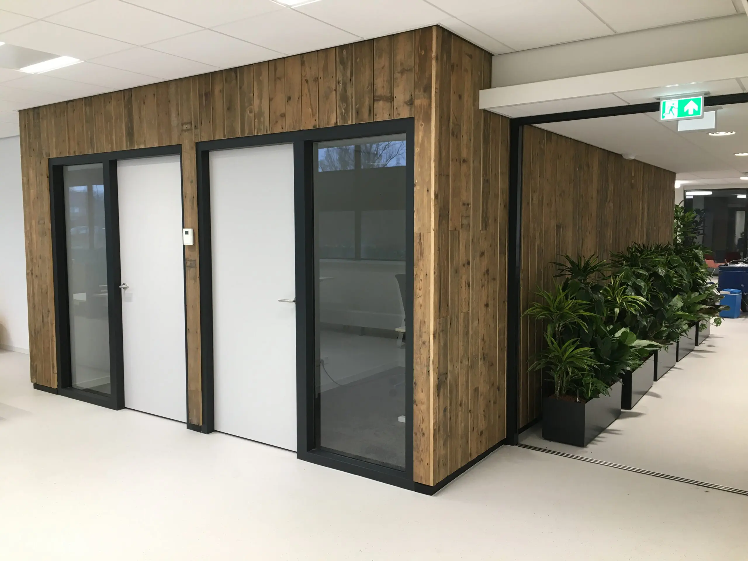 Reclaimed hardhout voor straatmeubilair AIR3+