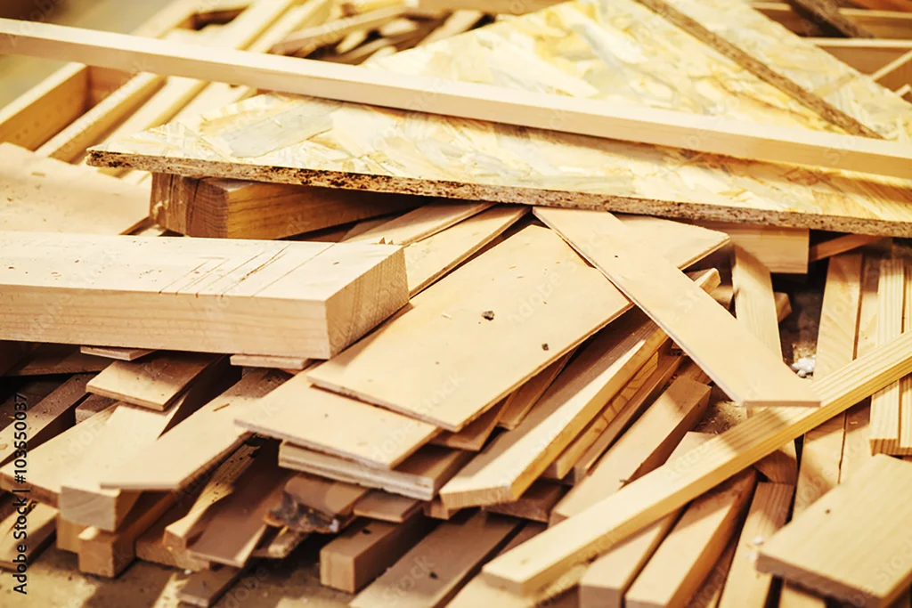 Gesorteerd resthout bestemd voor urban mining hout